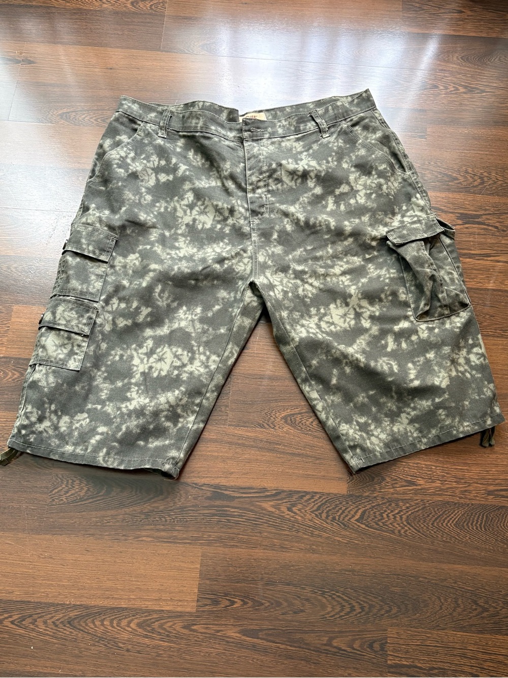 Men Cargo shorts size 42 (Cart L-101)